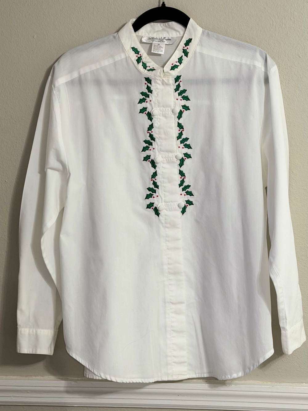 Chelsea & Theodore White Button-Down Shirt with Green Holly Embroidery